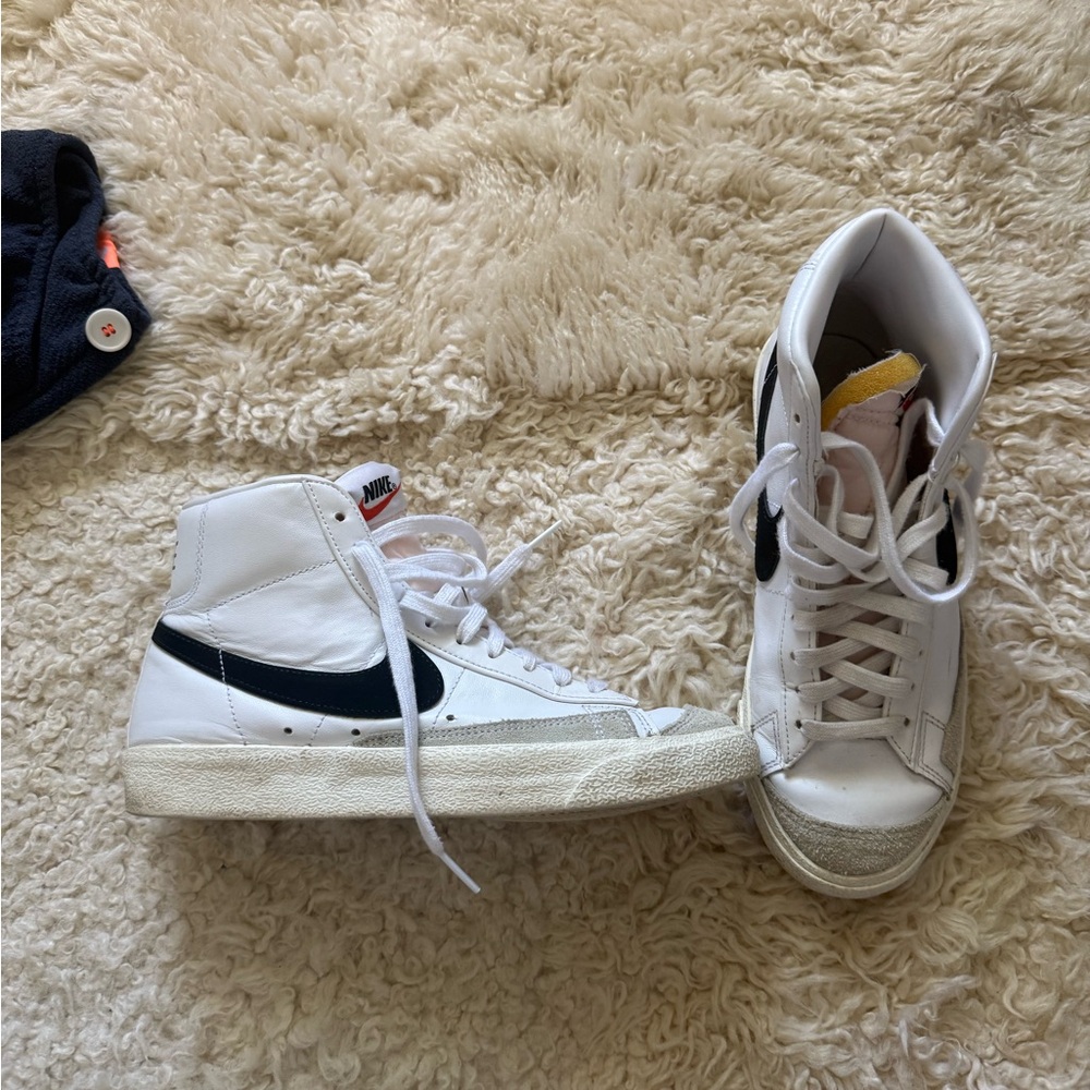 Nike Blazer Mid 77 White High-Top Sneakers with Black Swoosh - Picture 2 of 6
